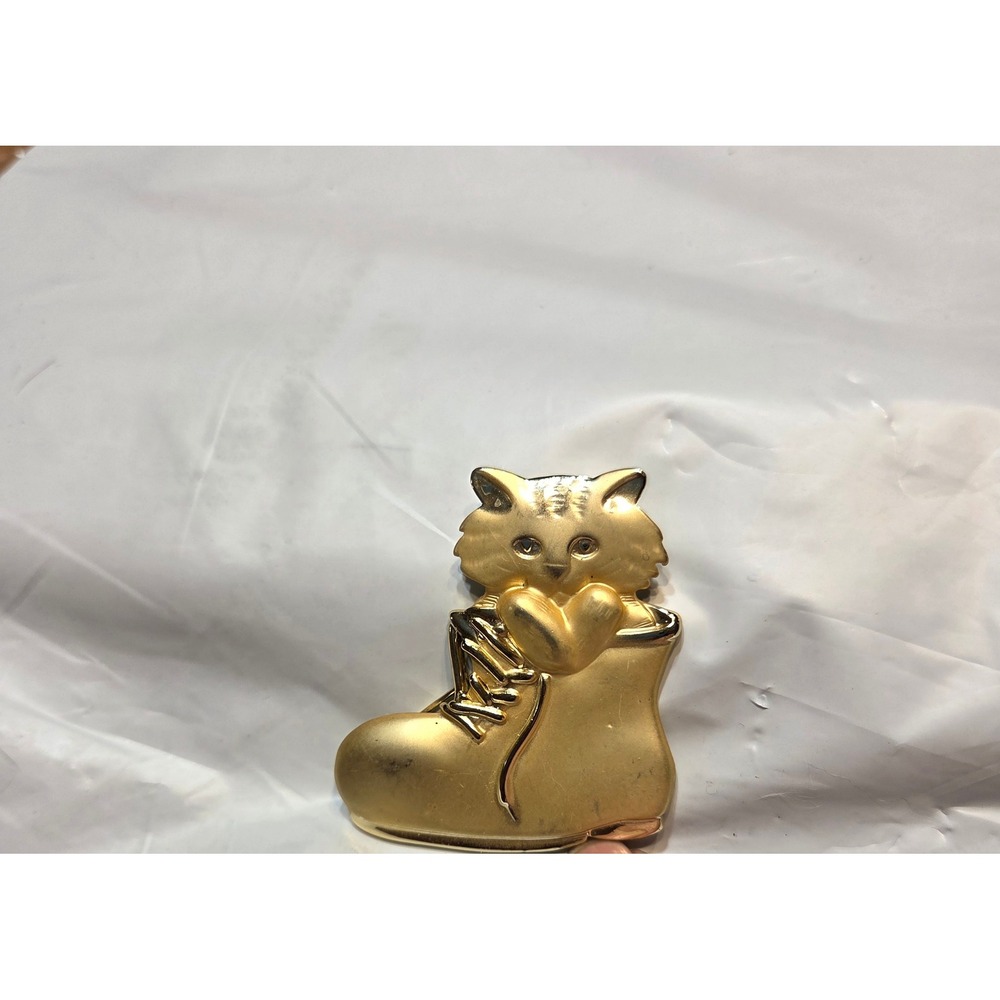 Vtg AJC Gold Tone Cat in Boot Pin Brooch Whimsical Cute Animal Jewelry Gift